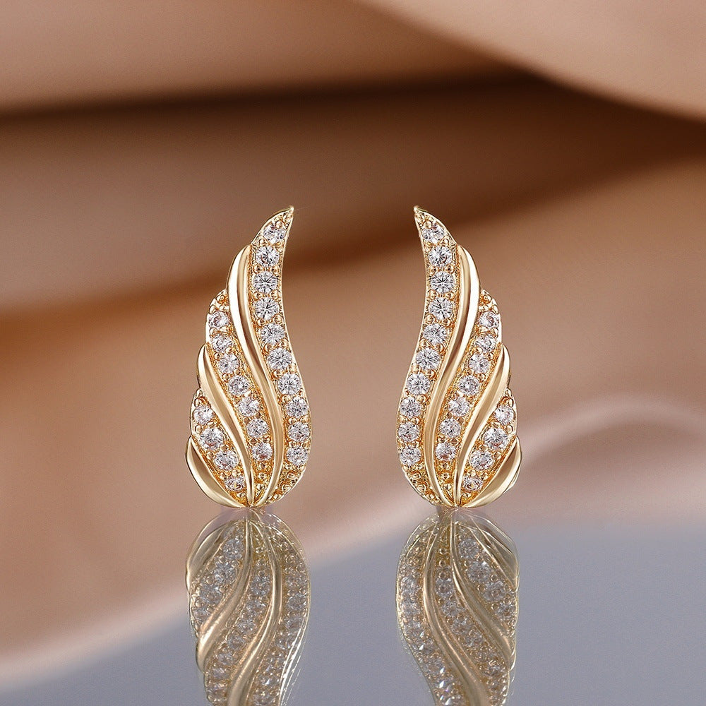 Náušnice Modern Leaf Pave – zlatá barva – Zoria bižuterie