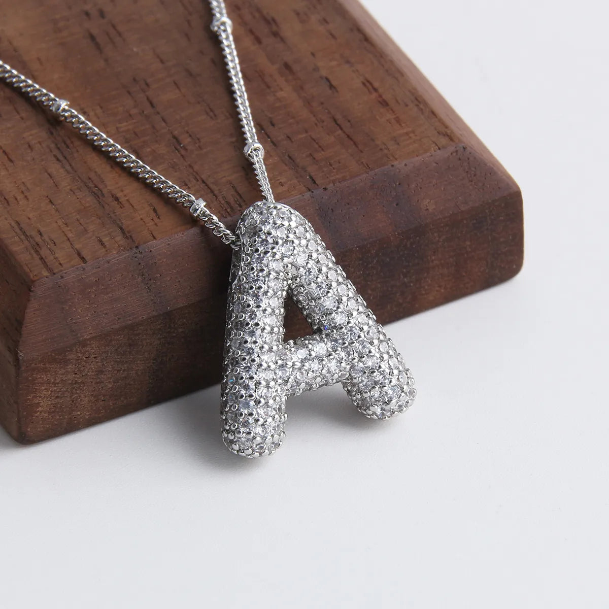 Set Bubble letter initial – stříbrná barva – Zoria bižuterie