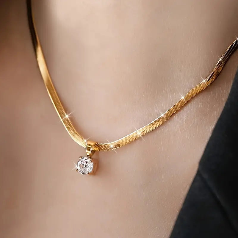 Náhrdelník Elegant Rhinestone – zlatá barva – Zoria bižuterie